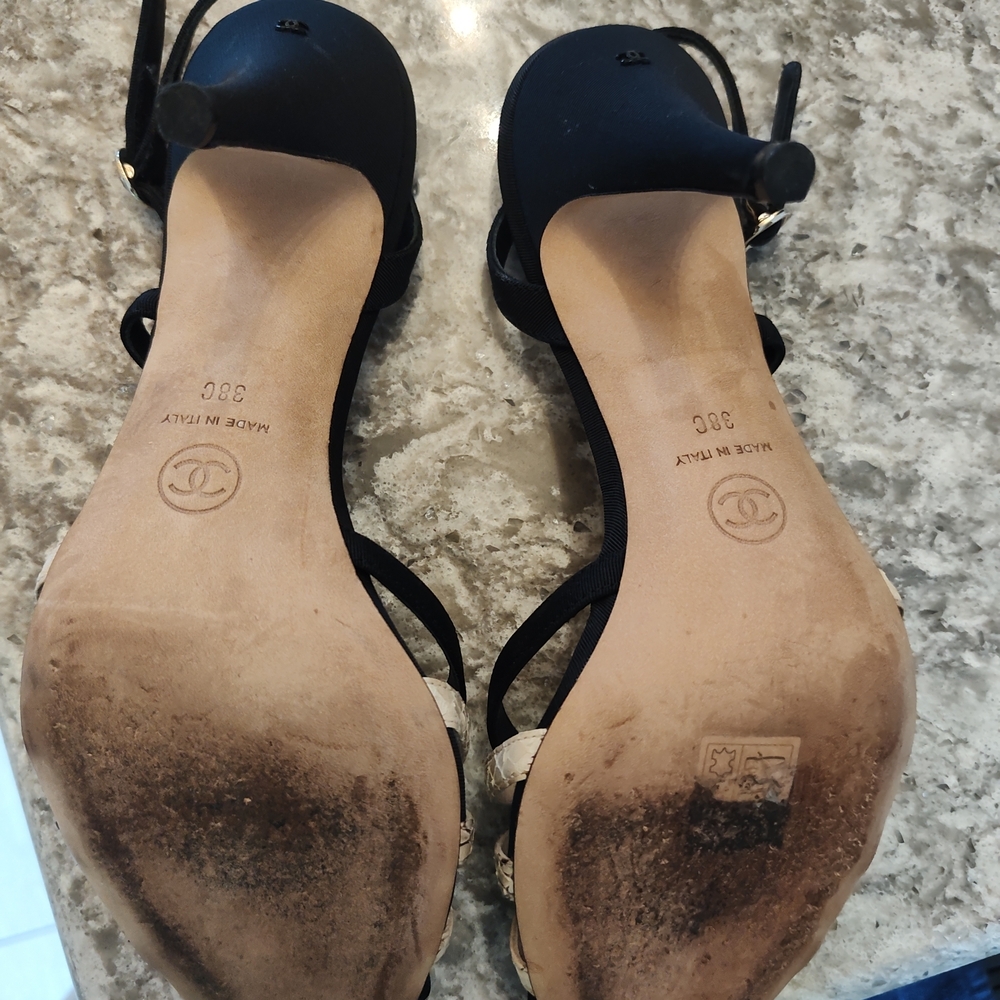 Authentic Chanel High Heels Size 38 - Picture 4 of 7